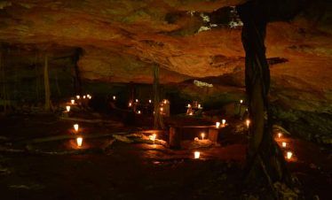 ceremonia maya en cueva