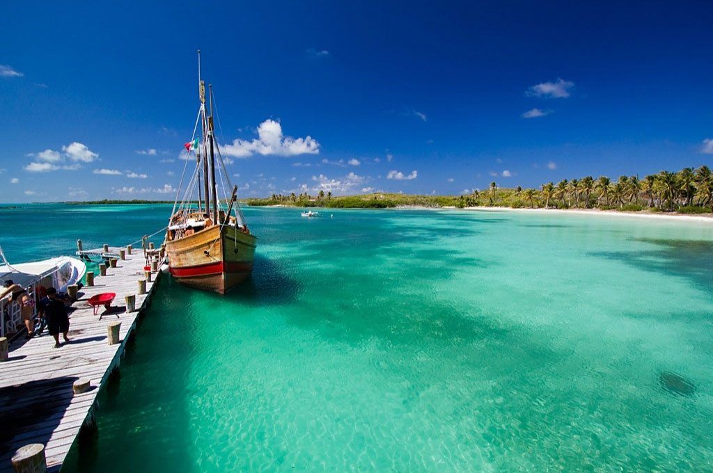 embarcadero en tour a Isla Contoy