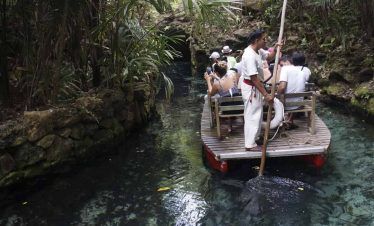 río del paraíso en parque xcaret
