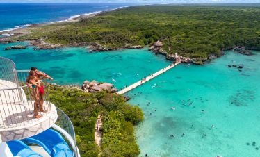 mirador y tobogán en parque xel ha