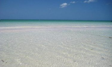 playa bonita en el caribe